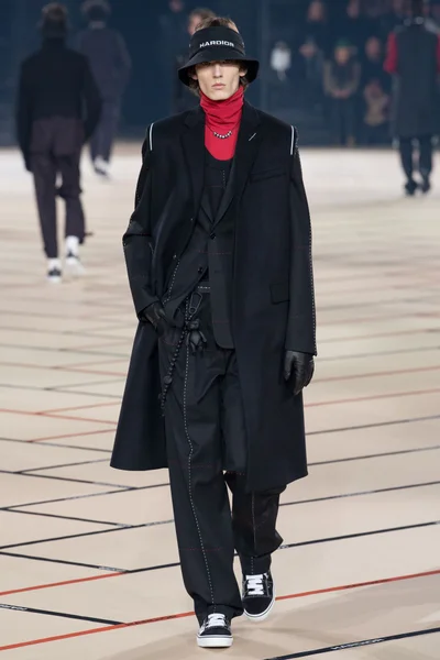 Look 12